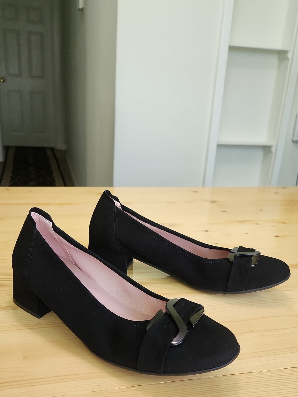 Sabrinas Soledad Suede Buckle Pumps Black Made in Spain EU 40 US 9 - 9.5